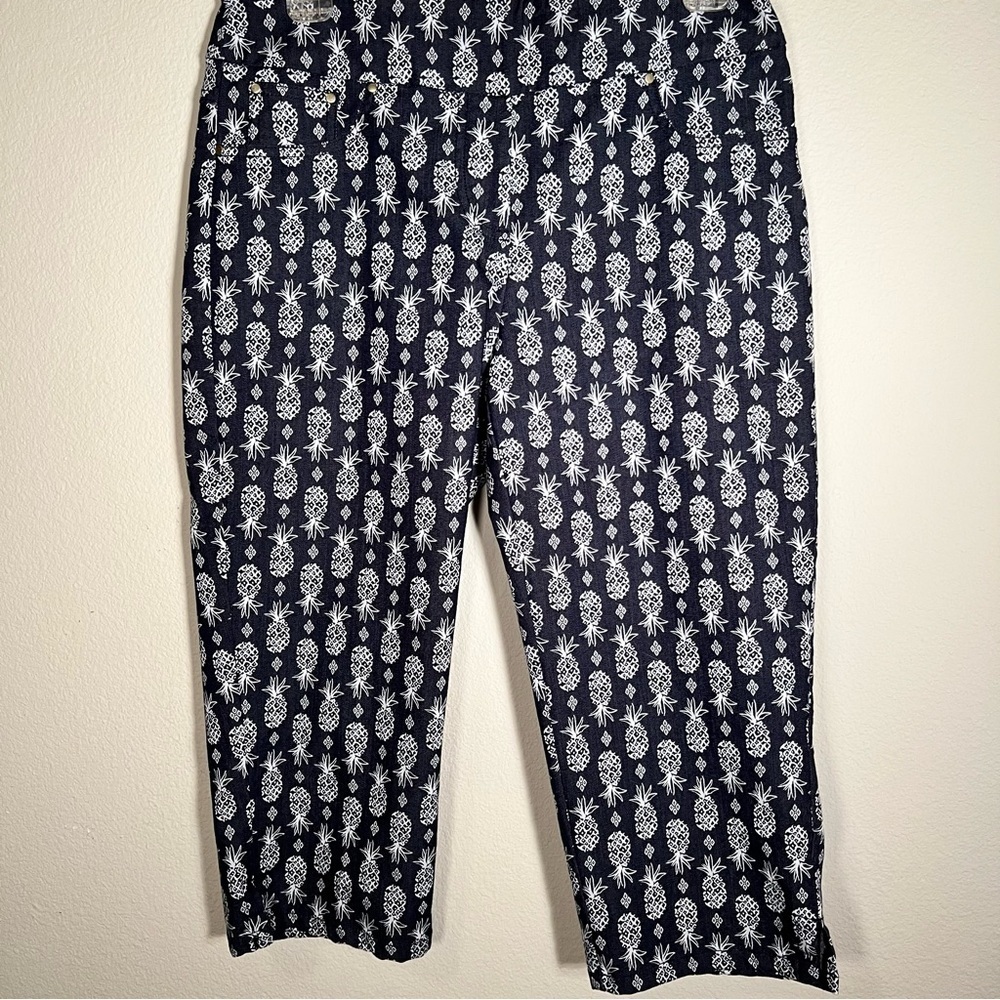 Ruby Rd Petite Navy White Pineapple Print Capris Size 8